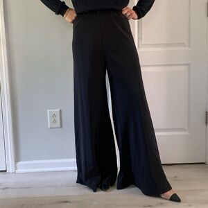 Carol‎ Peretz Black silk Wide Leg High Waisted Trousers pull on size 6 luxury